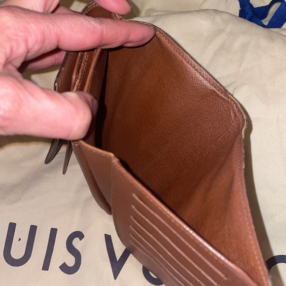 Louis Vuitton wallet - Picture 12 of 16